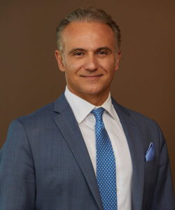 Plastic Surgeon Dr. Kiya Movassaghi Discusses Business Leadership on Aesthetic Blueprint Podcast